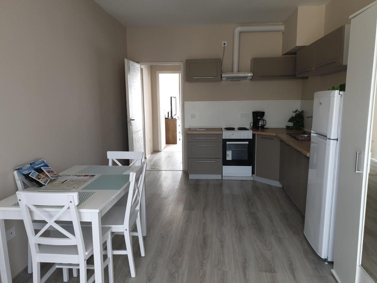 Chill House Apartman Eger Extérieur photo