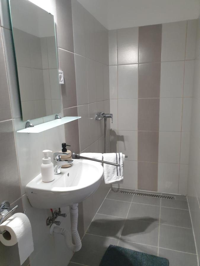 Chill House Apartman Eger Extérieur photo